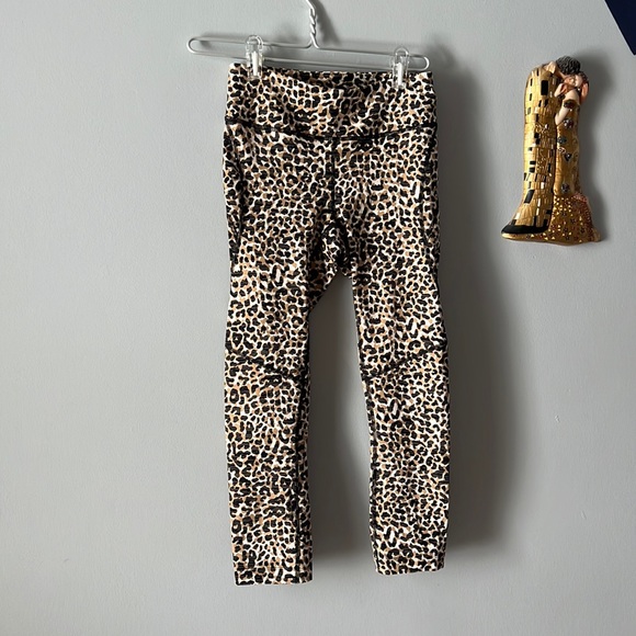 🆕 NWT Outdoor Voices leopard leggings size S - Picture 1 of 6